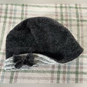 Italian flapper style cloche wool hat